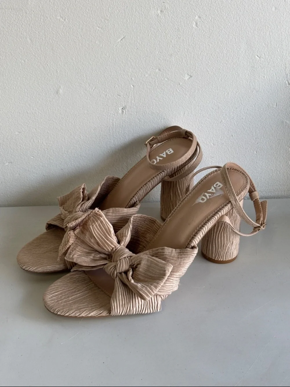 BAYQ Women's Tan Bow Sandals